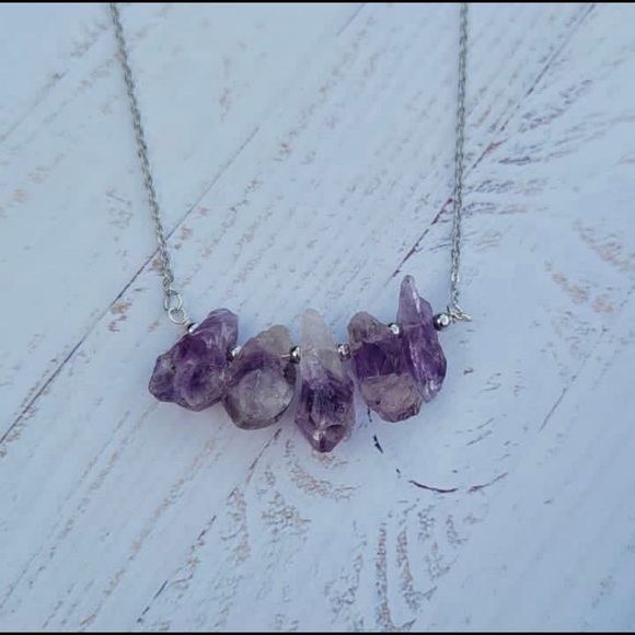 Raw Amethyst crystal necklace - Picture 3 of 10